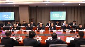 标题:中电建冀交高投九州(中国)-九州(中国)召开2025年股东会暨三届四次董事会、三届三次监事会、四届一次董事会<br/>说明:<br/>日期:2025/12/22 17:17:11