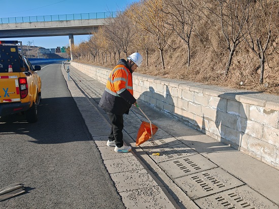 C:\Users\Administrator\Desktop\ebf4a6481e21f728aacf4c6dde142ed.jpg C:\Users\Administrator\Desktop\ebf4a6481e21f728aacf4c6dde142ed.jpg