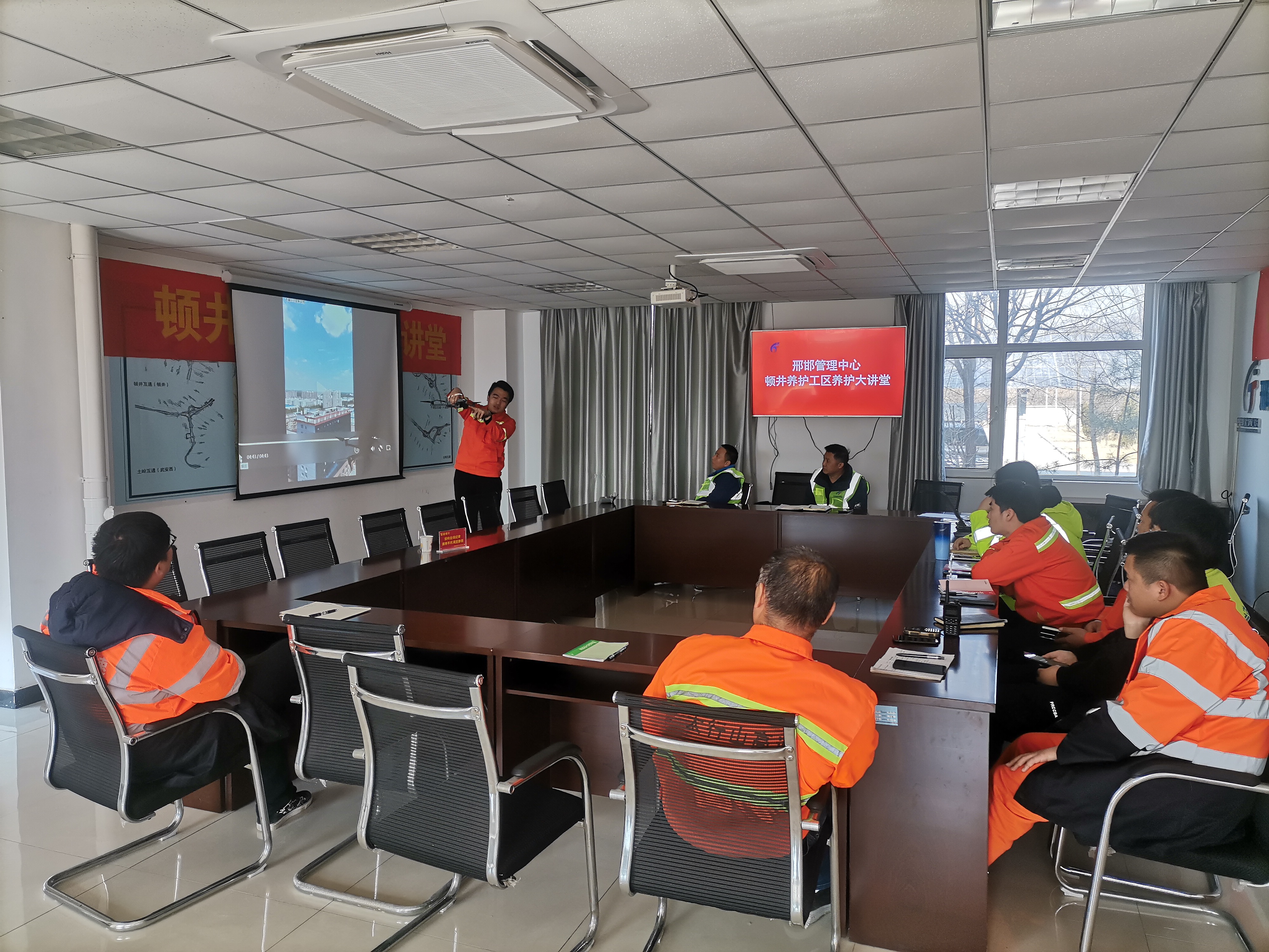 ef4603396265351a6447afcf6b7d5cf.jpg ef4603396265351a6447afcf6b7d5cf.jpg