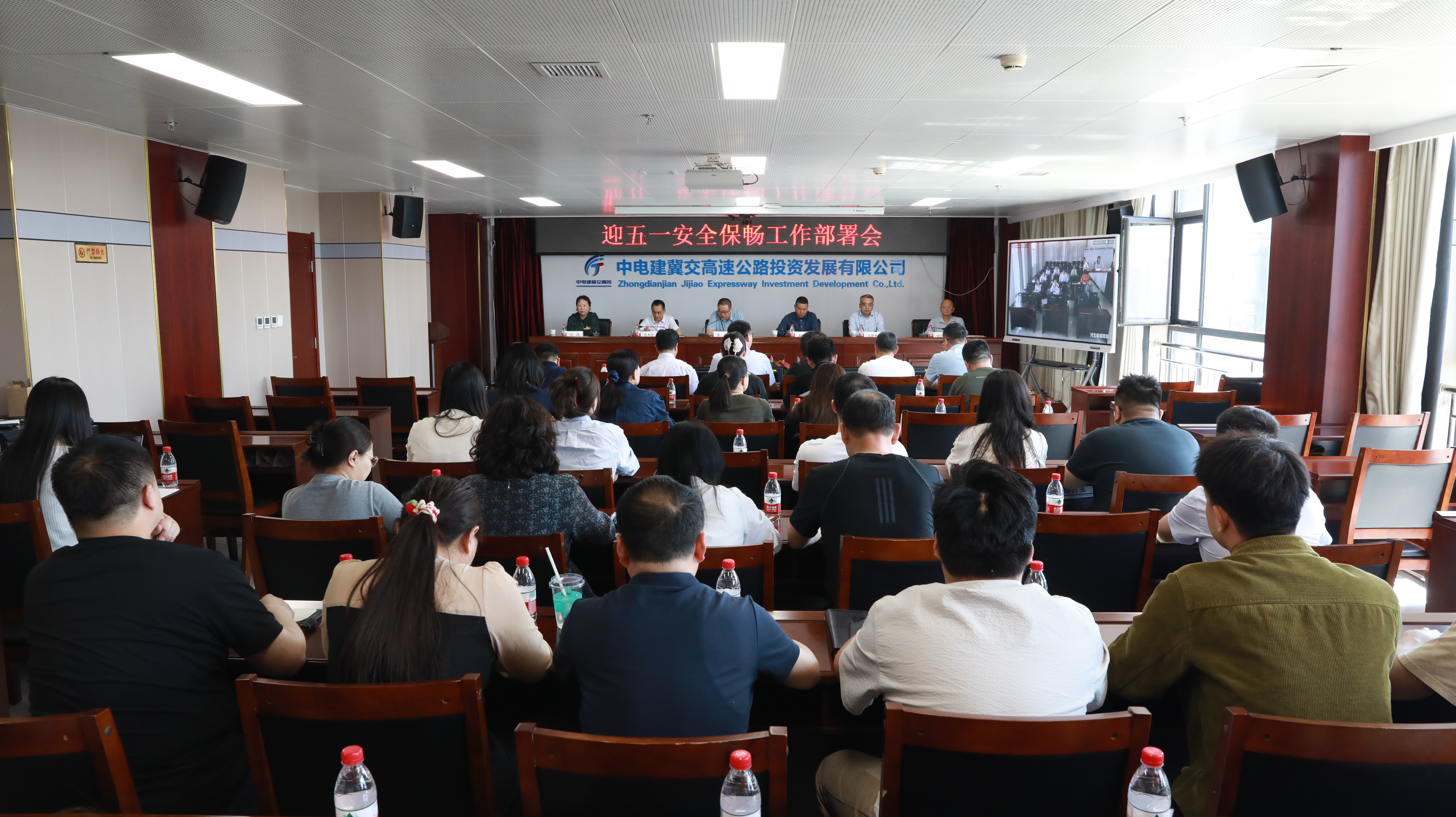 C:\Users\Administrator\Desktop\1.jpg C:\Users\Administrator\Desktop\1.jpg