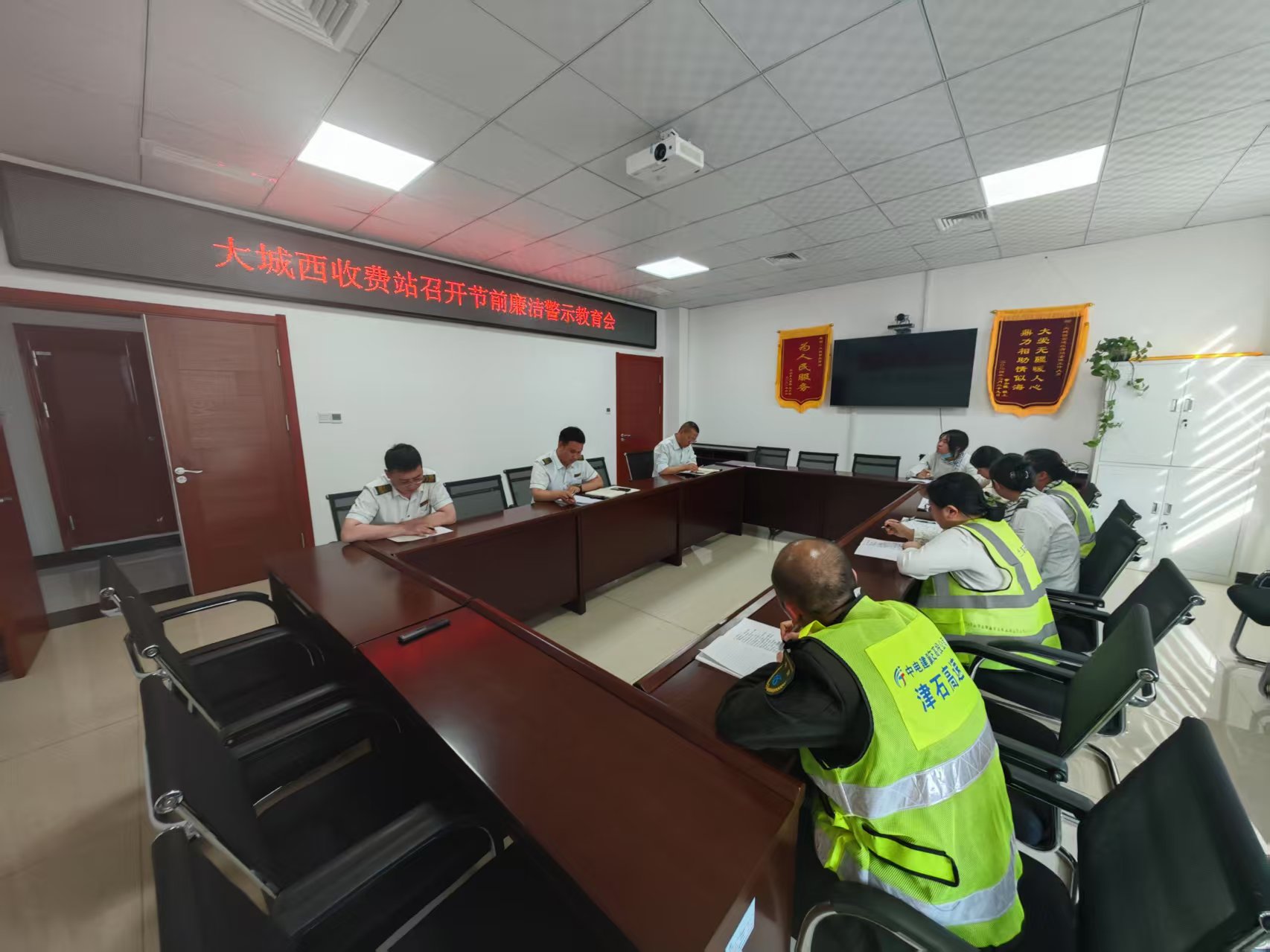 fc21de9d94a947079913bedc5a69cf0.jpg fc21de9d94a947079913bedc5a69cf0.jpg