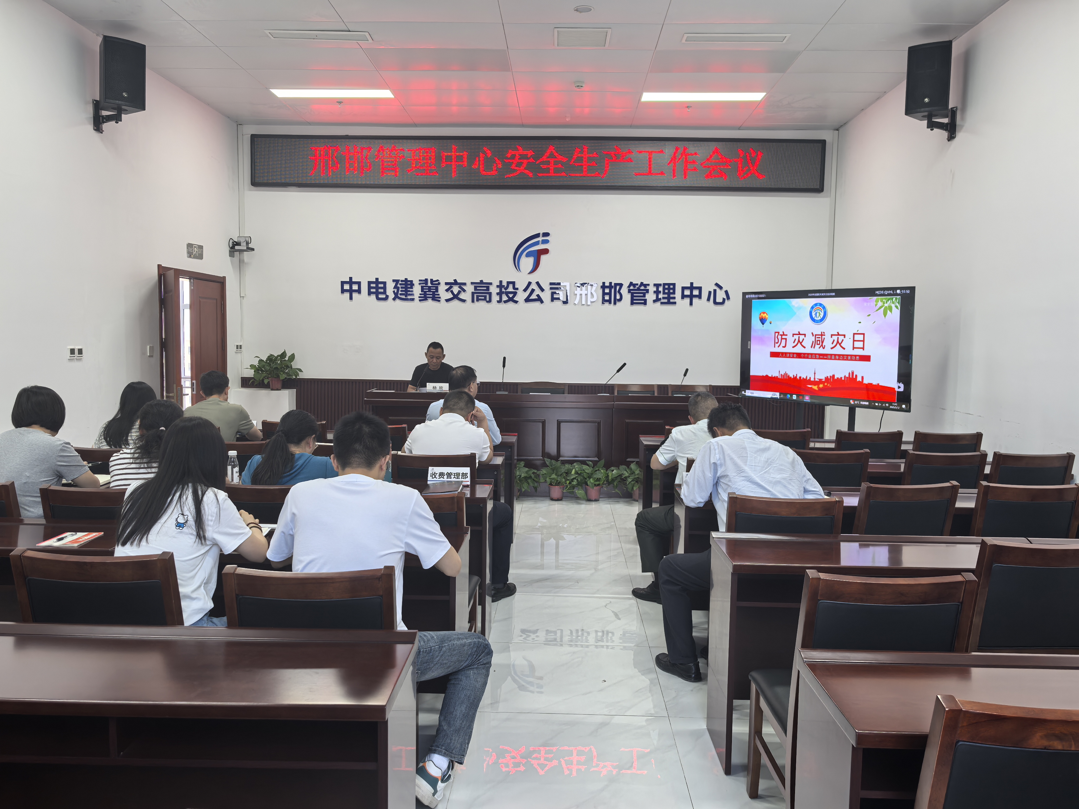 50435ea48e11adc2da5e1d5651f3d32.jpg 50435ea48e11adc2da5e1d5651f3d32.jpg