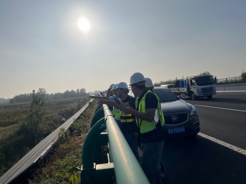 C:\Users\Administrator\Desktop\2.jpg C:\Users\Administrator\Desktop\2.jpg