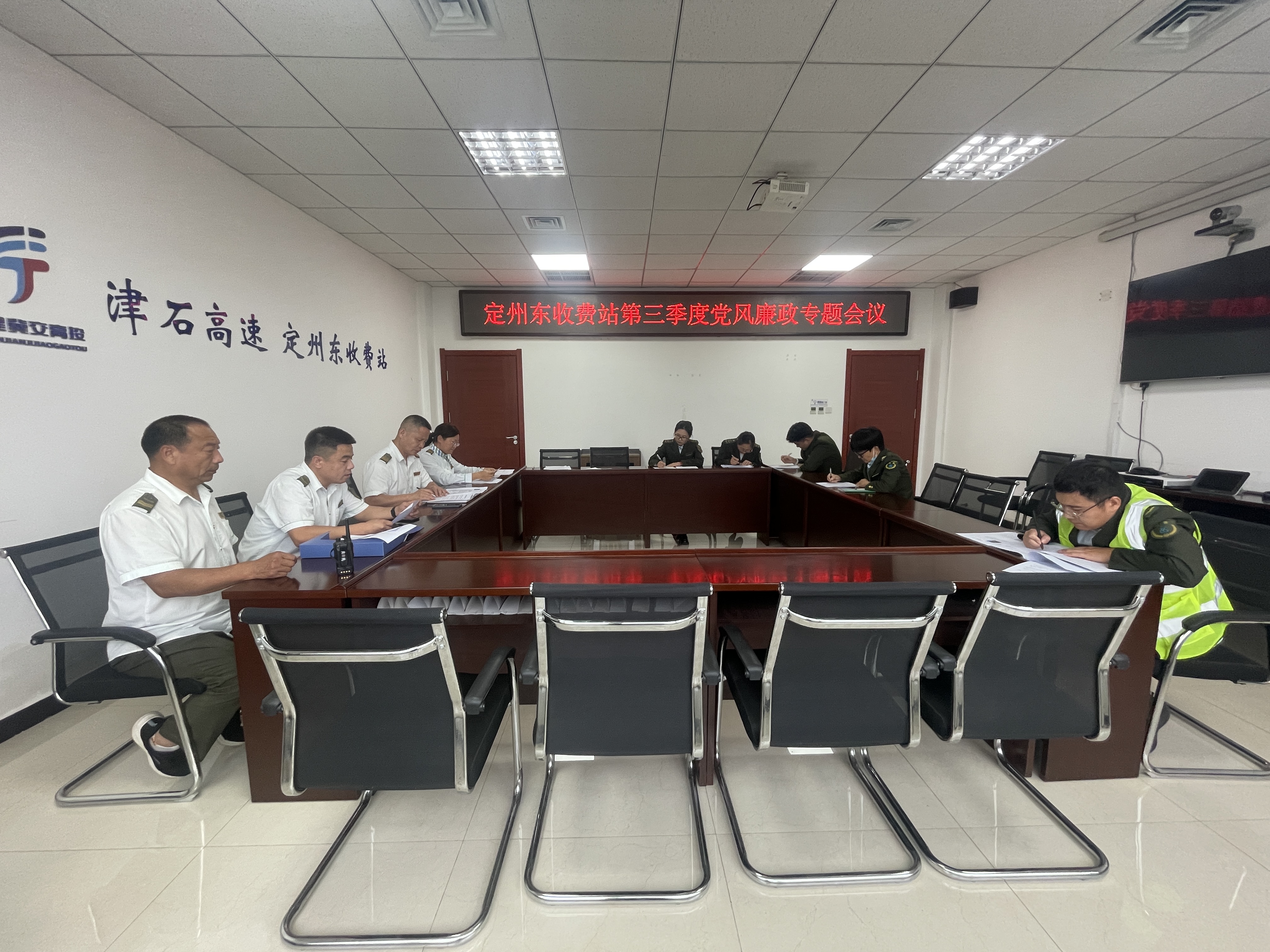 dde165de4eee5eafe418de4f770209d7.jpg