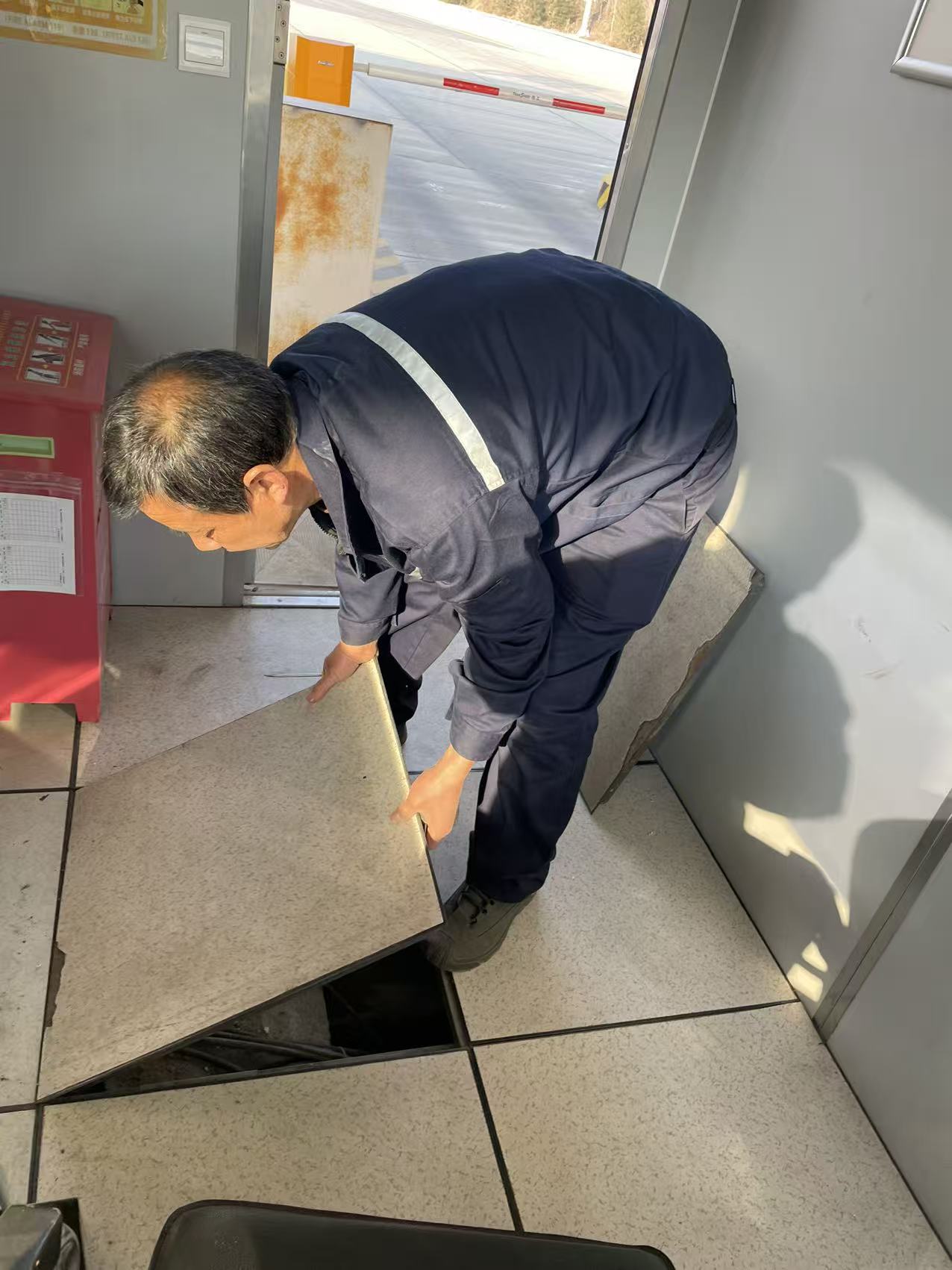 E:\赞龙桌面\ecb2a23fea0a705ca9086ed06f908751.jpg