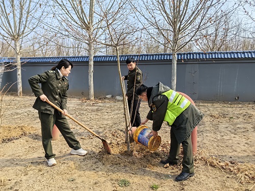 C:\Users\Administrator\Desktop\2.jpg C:\Users\Administrator\Desktop\2.jpg