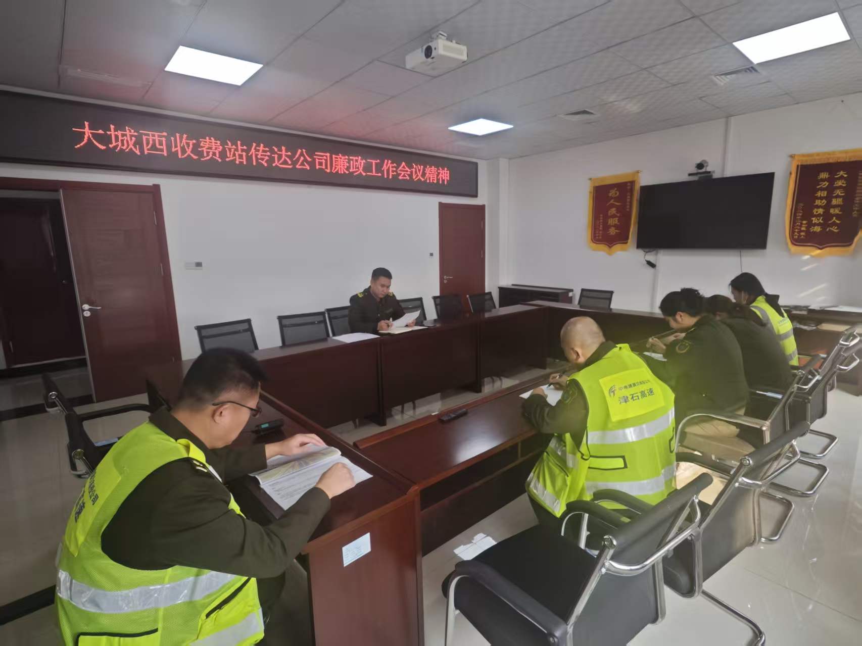 ec0bcdacad36b49a8b8ba2723d3c83d9.jpg ec0bcdacad36b49a8b8ba2723d3c83d9.jpg